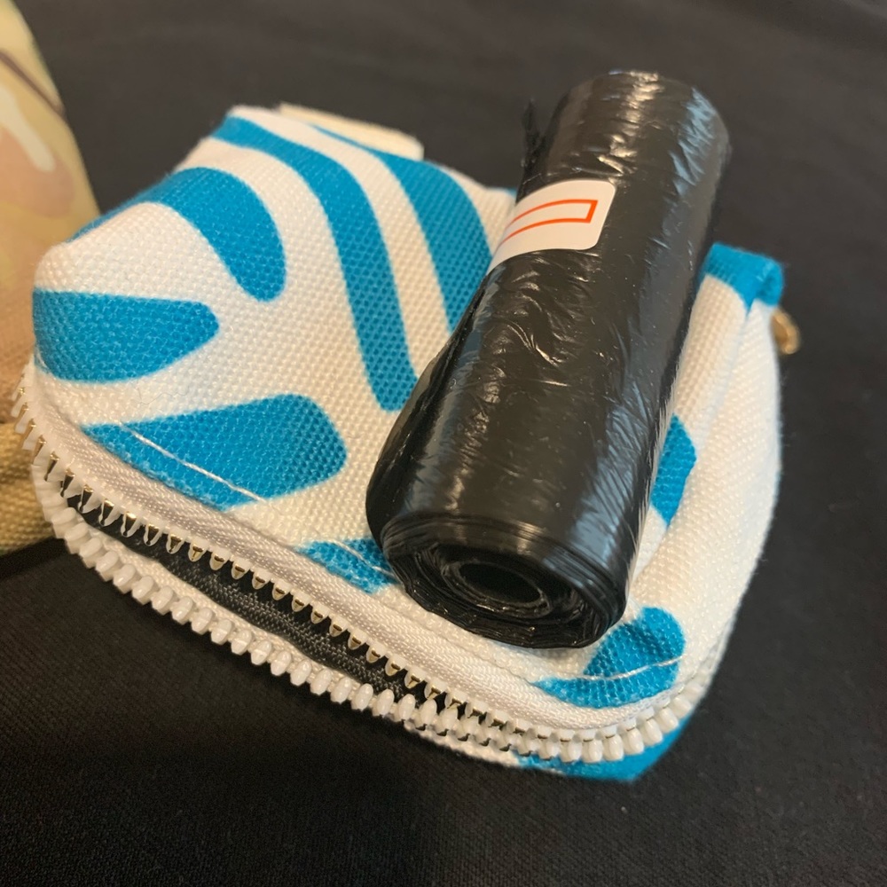 Multifunction Pet Treat Pouch🐶🐱🐶🐱 - Picture 7 of 8